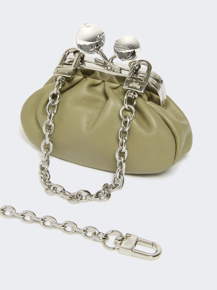 sac nano pasticcino en peau de mouton nappa - vert sauge