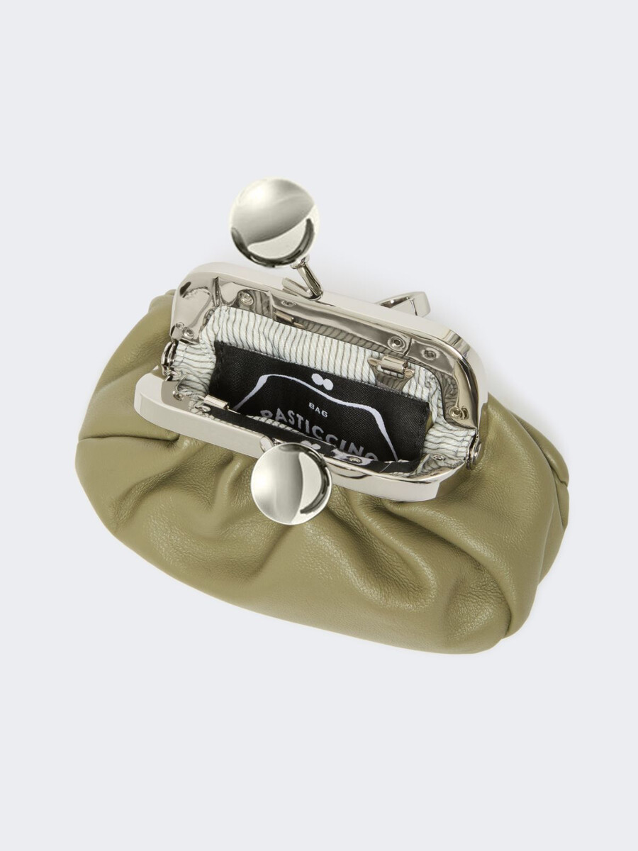 sac nano pasticcino en peau de mouton nappa - vert sauge